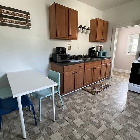 The Purple Door Apt In The Heart Of Radford City Екстериор снимка