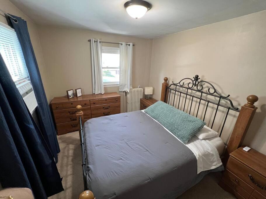 The Purple Door Apt In The Heart Of Radford City Екстериор снимка