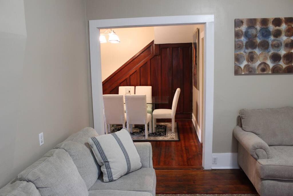The Purple Door Apt In The Heart Of Radford City Екстериор снимка